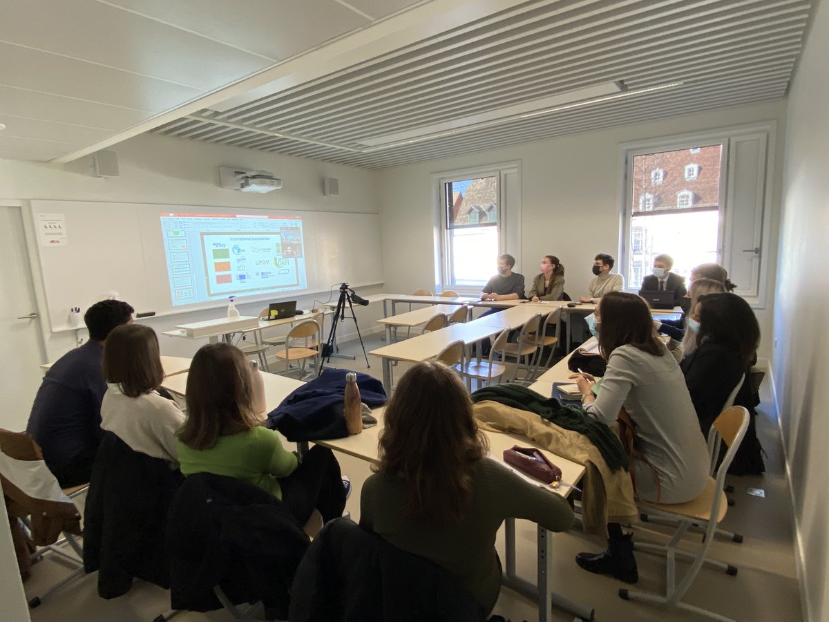 CEIPIStrasbourg's tweet photo. #JobFairCEIPI
Une série d'ateliers de préparation au marché du travail s'est déroulée hier. Aujourd'hui se tiennent les séances de speed-jobing avec les structures participantes.
#job #entretien #parcoursprofessionnel #propriétéintellectuelle https://t.co/uNX2X2sLj0