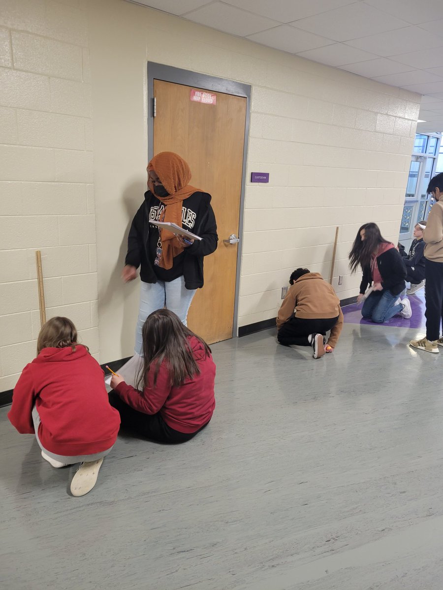 MrsRood204's tweet photo. Collecting data!  #barrmiddle #cca #cpm https://t.co/JEHiKapjpo