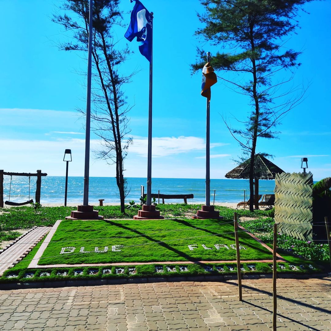 VisitUdupi's tweet photo. This BLUEFLAG Internationally certified beach in #Padubidri #Udupi, is one of the cleanest beach in #India. 

📸 Credit : Insta : tushansta / kumarathul / amithsreedhar 
#VisitUdupi https://t.co/OVRxFOQHIt