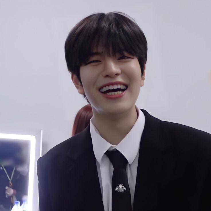 skzrvz's tweet photo. kim seungmin has the most beautiful smile!! https://t.co/ihQkudVR8x