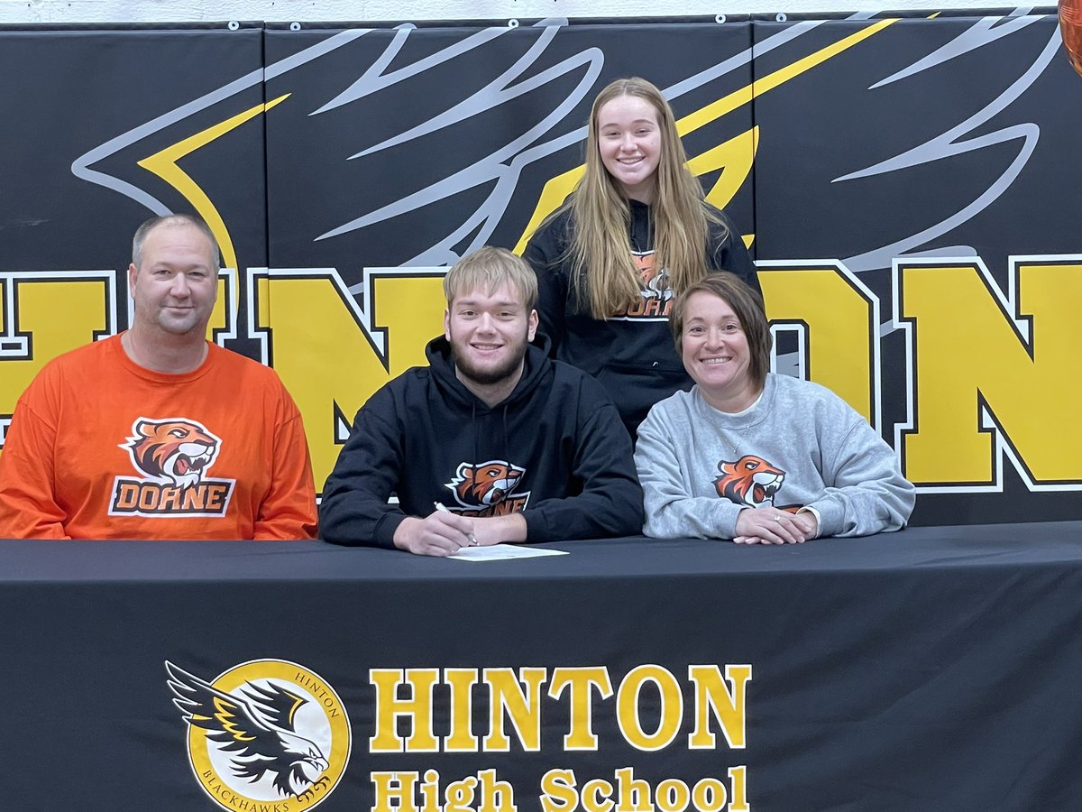 Hinton Blackhawks tweet media