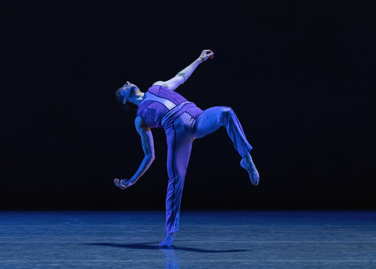 wperrondancemag's tweet photo. Embedded in the otherwise classical Emanon by Jamar Roberts @nycballet is a desperately dynamic, intriguingly self-interrupting solo for Jonathan Fahoury to piano and plaintive sax, music by Wayne Shorter. Ph Erin Baiano #differentmood #surprisechoreography https://t.co/NEHaiYWVoj