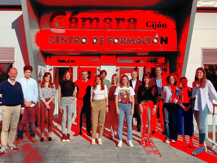 💥 <a href="/Pixlr/">Pixlr</a> Editor es la bomba!! 🛠 que te ayudará de manera FÁCIL y GRATUITA a

🖼 Optimizar el tamaño de fotos y vídeos

✍🏻 Editar imágenes online

❌ Eliminar fondos o crear una imagen transparente

👉🏻 pixlr.com/es/editor/

✌🏻versiones
Pixlr X, principiantes 
Pixlr E, pros