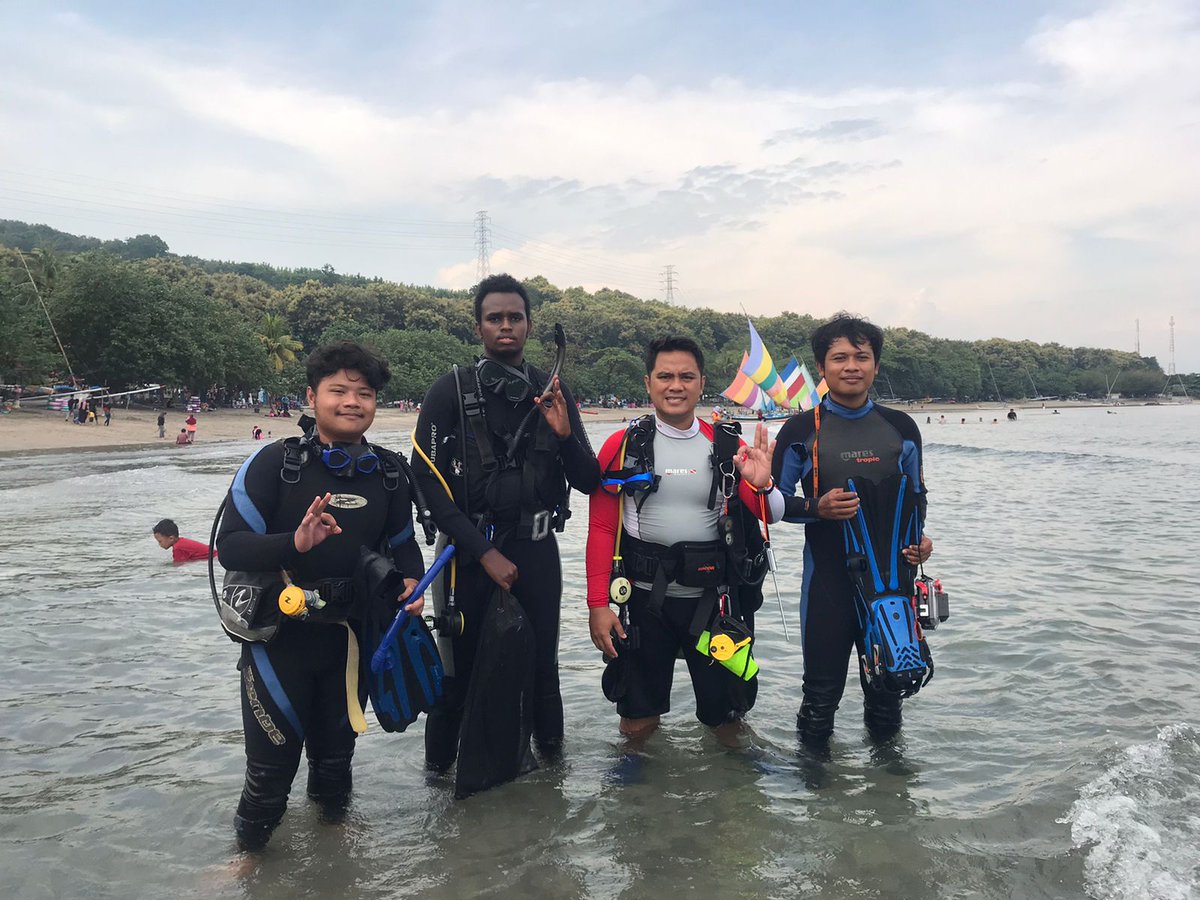 Deeper_Diving's tweet photo. Omar from Somalia, Adil from Malang, imam from Lamongan. welcome to the PSS Family #psspeople #scubadiving #pssdive #diving #Owd https://t.co/EWXf7ZMMEY
