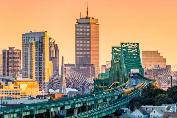 CityDataAI's tweet photo. #Boston expands fare-free bus programme 🚌⚡ following #pilot. After fares were eliminated in August 2021 on one of the chosen #routes, #ridership increased to more than 90 per cent of pre-pandemic levels with over 12,000 riders every day 👉🏽 https://t.co/6hON2pDSnn 🌱🗺️🏡 https://t.co/9beUJ9QNZr