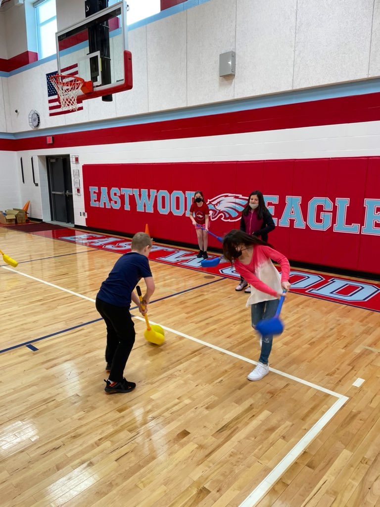 EaglePE_K4's tweet photo. K-4 students have been learning about the Winter Olympics over the past 2 weeks. Students have watched the women’s hockey team compete while also playing hockey themselves! https://t.co/ABg4YNvaNI