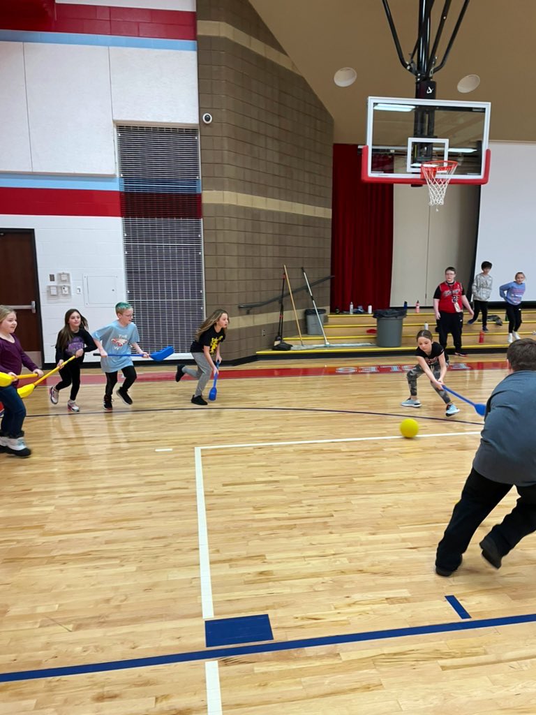 EaglePE_K4's tweet photo. K-4 students have been learning about the Winter Olympics over the past 2 weeks. Students have watched the women’s hockey team compete while also playing hockey themselves! https://t.co/ABg4YNvaNI