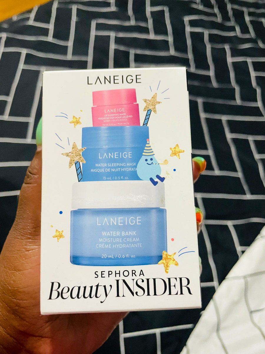 Laneige products leave you feeling so moisturised 🥰

Top tip, when shopping at Sephora always ask for a free gift. This was one of the ones I got.