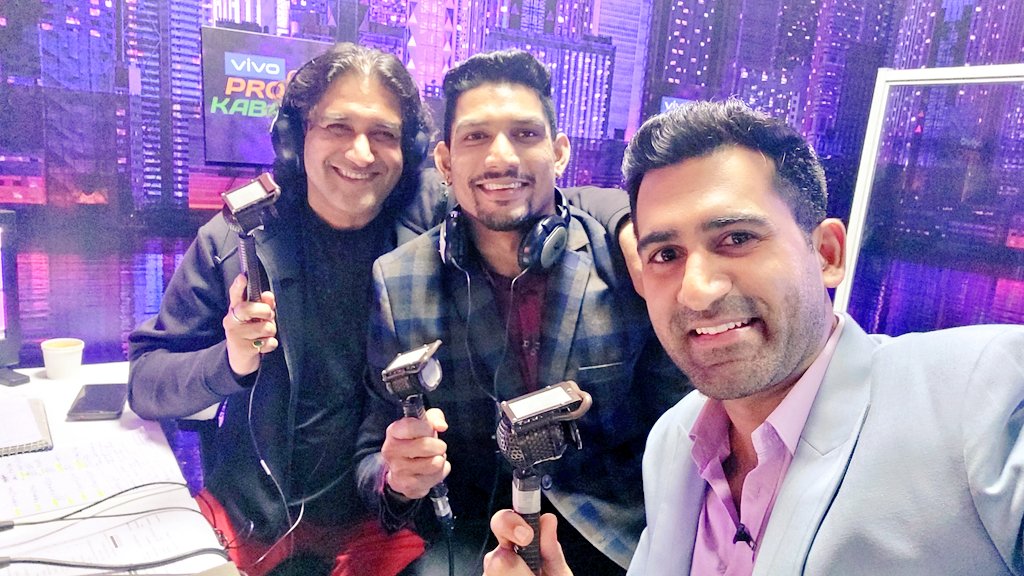 suhailchandhok's tweet photo. #PatnaPirates vs #DabangDelhi find our @ProKabaddi Champions on the 25th!
@DabangDelhiKC make it back-to-back Finals while @PatnaPirates look unstoppable searching for their FOURTH π!
Great to have @RishankDevadiga in the Commentary box tonight too..
#vivoProKabaddi #PKL https://t.co/MAyVlHHQtP
