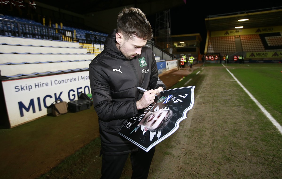 Argyle's tweet photo. 🚨 GIVEAWAY 🚨

We have one, signed, limited edition @Ryanhardie9 x @EASPORTSFIFA #TOTW card to give to one lucky supporter. 🌭

To be in with a chance of winning, simply follow @only1argyle on Twitter, Retweet this post, and tag a #FIFA22 loving friend in the replies 👇

#pafc https://t.co/LnZBm7Eolt