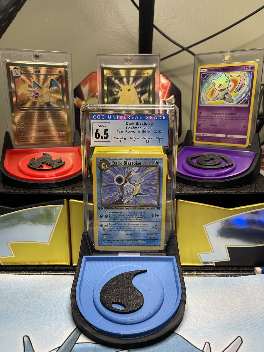 TheStricklander's tweet photo. #YURPCOTD Day 33

Set: Team Rocket
Card: 1st Edition Dark Blastoise 20/82
Reason: my first 1st edition slab from @SeerPokemon, love the background artwork! 
Artist: @MitsuhiroArita 
Stand: @MagikarpProShop https://t.co/npzk3m7g2I