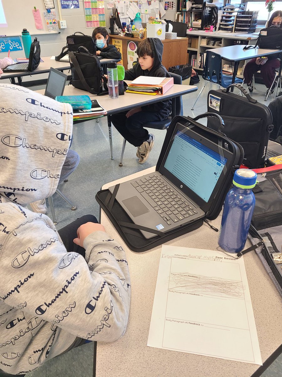 CorushMara's tweet photo. Speed Dating...I mean Speed Editing. It not only helps to receive feedback for your own writing, but it also helps to read other peers' informative essays. #become1 #mentortexts #writingcanbefun #peerediting @HawthornMSS @District_73 @ms_dounis https://t.co/Brs4bD2LLo
