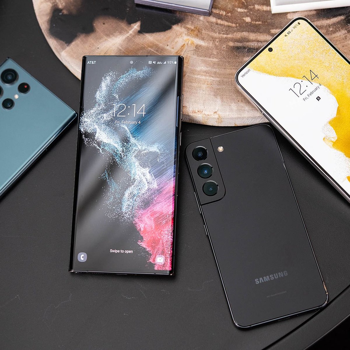 StrictoNFT's tweet photo. Samsung is set to hand out free NFTs for those who will buy the Galaxy S22 via pre-order in South Korea. The digital collectible is coming from Theta Network, a media entertainment focused blockchain which is fast, green and low-fee.
#NFT #NFTCommunity #Metaverse #ETH https://t.co/wBCn50LFp1