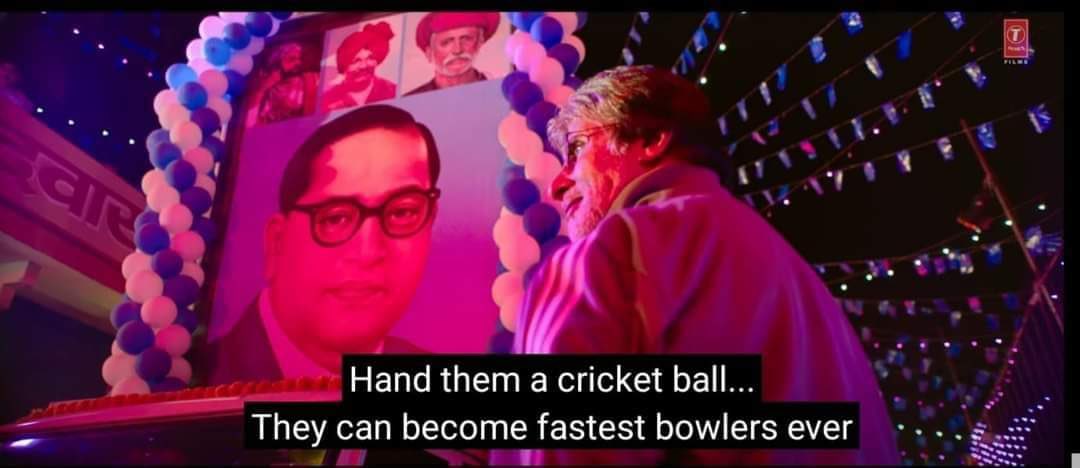 Profdilipmandal's tweet photo. मुंबई शिवसैनिकों और भीमसैनिकों की है। आरपीआई, पैंथर, बामसेफ, चैत्य भूमि, रमाबाई नगर का शहर है। गणपति के बराबर का उत्सव बाबा साहब जयंती का होता है। हर फ़िल्म वाला ये देखता है। फिर भी इस दृश्य को फ़िल्म में आने में 110 साल लग गए। शुक्रिया @Nagrajmanjule #JhundTrailer #Jhundthemovie https://t.co/CNAmadmJTa