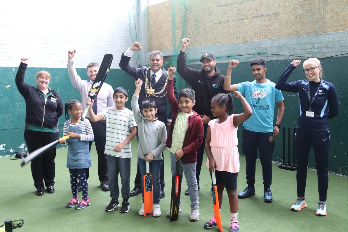 YCCC_YCF's tweet photo. 📽️Tonight Beth Cook, our Health &amp; Wellbeing Manager, will feature on @itvcalendar speaking about the support we're offering in collaboration with @Morrisons, to help tackle holiday hunger through our Crick-EAT programme

⏰Tune in from 6pm tonight! 

@YorkshireCCC  #Cricket #news https://t.co/23VmsL9vL8