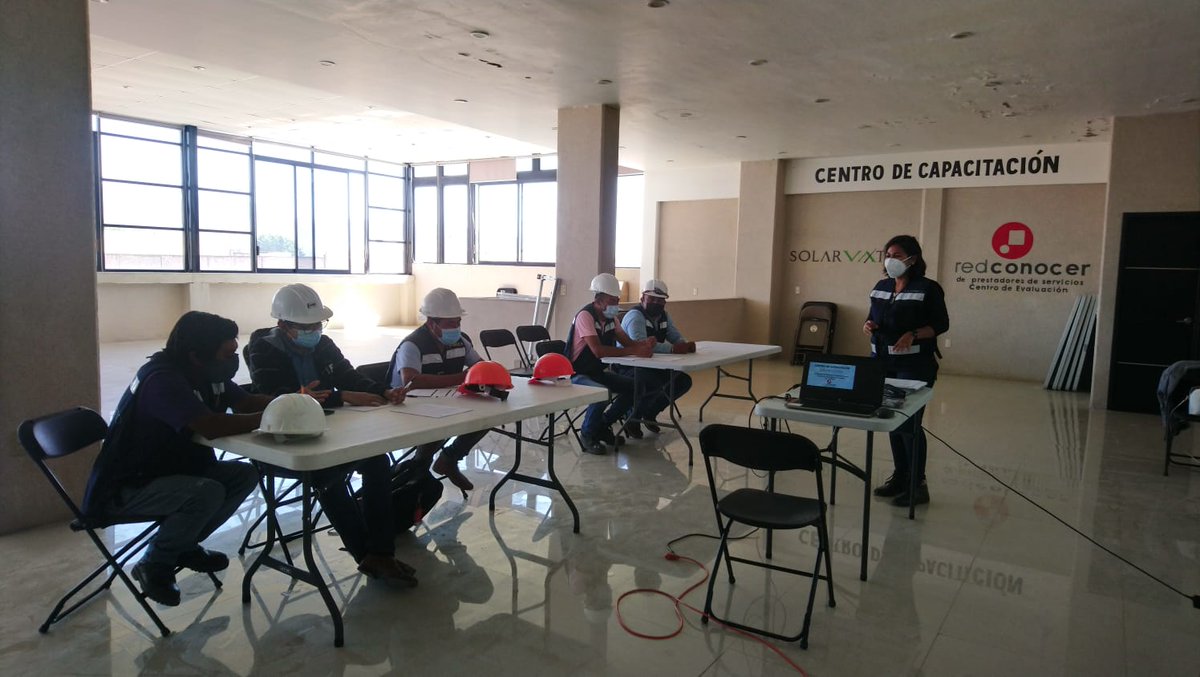 DFotovoltaico's tweet photo. Los días 17, 18 y 19 de febrero, se efectuó nuestro primer curso 2022 en Alineación al EC-0586.01 "Instalación de SFV en residencia, comercio e industria", como parte de las actividades de nuestro centro de capacitación Solarvatio. #Solarvatio #sustentable #Conocer #Capacitación https://t.co/KsPwfIHZ1l