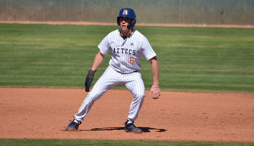 PimaAthletics's tweet photo. Sophomore Preston Clifford finished 4-4 in the 2nd game and was 5-7 on the day with an RBI, 3 runs and 3 walks. Emilio Corona went yard for the 10th time this season. Joey Adge hit a homer in the 2nd game to spark the rally. #PimaBaseball #AztecTough
https://t.co/ghbLM07Oda https://t.co/jD4ROg1HC0