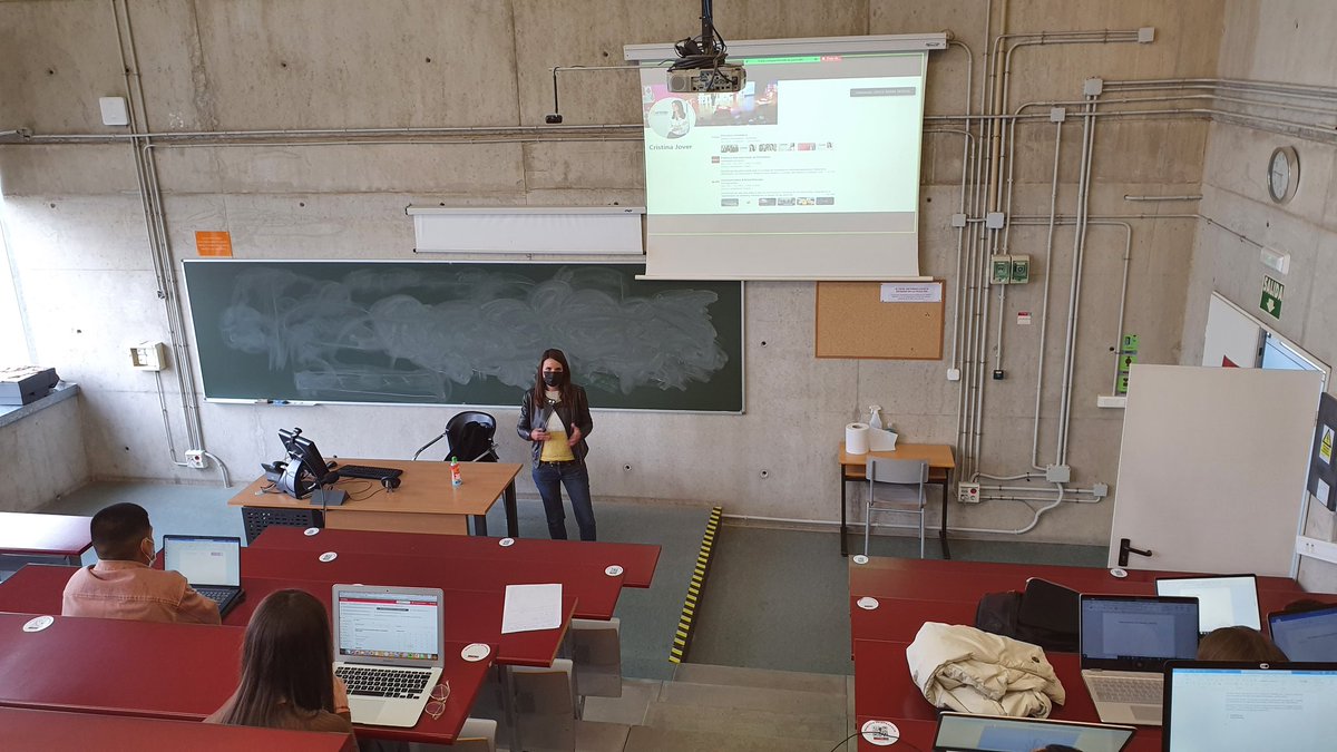 PedroJ_Cuestas's tweet photo. Esta tarde en #DigitalUMkt nos acompaña @JoverCristina (Sentido Comunicación) que nos hablará de #ecommerce y #Comunicación.
¡Gracias Cristina por compartir una pequeña parte de todo lo que sabes! https://t.co/DhMQpKxyMo