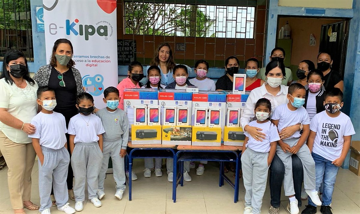 EducacionZ4_Ec's tweet photo. [MANTA] Las IE rurales 4 de Noviembre, Simón Bolívar y José María Córdova recibieron tablets, proyectores, equipos de amplificación y servicio de internet para sus estudiantes, por parte de la empresa IDATA, a través de su proyecto e_Kipa.
#ExcelenciaEnEducación https://t.co/ZqrCAe3H4j
