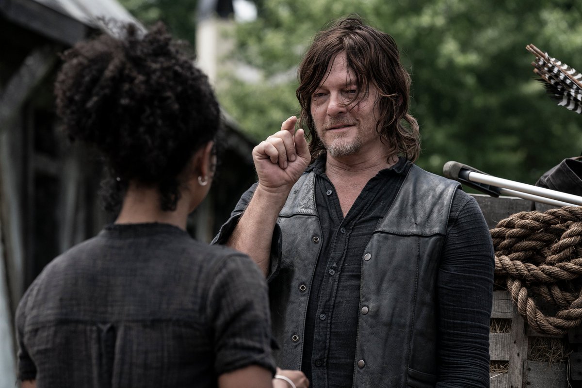 WalkingDead_AMC's tweet photo. Did you miss the EPIC return of #TWD? Catch up on the return of #TWD On Demand or stream it on @AMCPlus. 

Start your free 7-Day trial here: https://t.co/5wNkz27sDM https://t.co/O6T5oEnGKj