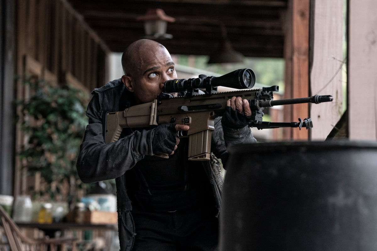 WalkingDead_AMC's tweet photo. Did you miss the EPIC return of #TWD? Catch up on the return of #TWD On Demand or stream it on @AMCPlus. 

Start your free 7-Day trial here: https://t.co/5wNkz27sDM https://t.co/O6T5oEnGKj