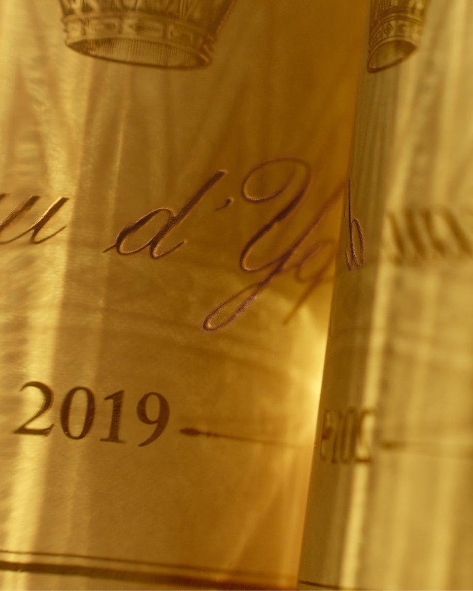Yquem_Official's tweet photo. An exquisite encounter.
Meet Yquem at least once in your life.
2019 Yquem vintage released on March 22, 2022.
#yquem #chateaudyquem #chateauyquem #lightsofyquem #miracleofnature #myth #unforgettable #bucketlist #onceinalifetime #MeetYquem #Yquem2019
Enjoy responsibly. https://t.co/lTQsa32cdq