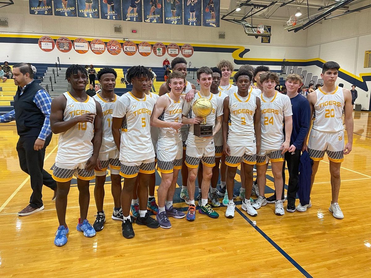 STPTigerHoops's tweet photo. Stony Point Basketball will continue their 2022 playoff run:

Area Championship🏆
Stony Point Tigers vs San Antonio Clark
⏰ @7pm 
📅Friday, February 25th 📅
📍New Braunfels Canyon HighSchool📍
🎟will be sold online. Link will be shared later.
#SomethingToProve 🐅🏀 https://t.co/r4llv8Fss6