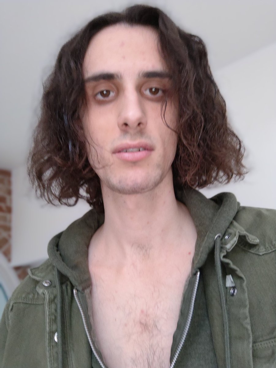 CottleMeJordans's tweet photo. Am I really on set for @SilenceElectric if I'm not made up to look like sh*t?
#actor #featurefilm https://t.co/W2jZJYNy5k