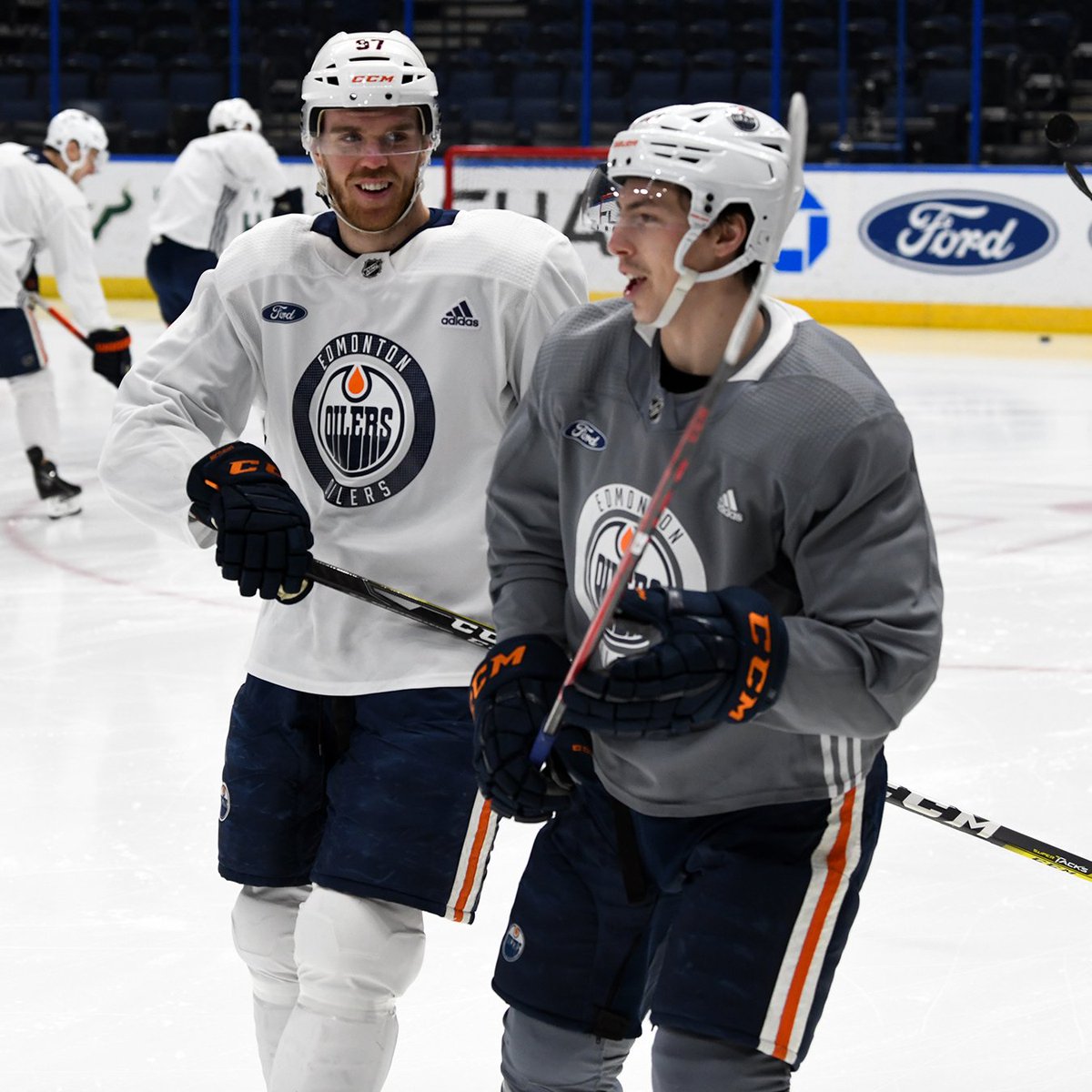 EdmontonOilers's tweet photo. 🙂 NUGE 🙂

RNH will skate in his 700th @NHL game tonight in Tampa. 👏 

#LetsGoOilers https://t.co/nk7Ml3ZwEK