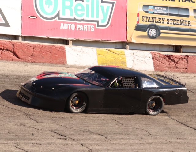 materracing66's tweet image. Can’t wait to join a strong field of cars this year at Rockford speedway if your looking to become a partner of my rookie season I have a lot of open room on this beautiful machine #NASCARhometrack