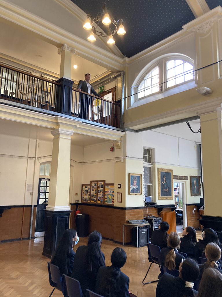 AGGS_Music's tweet photo. Bravo Martyn, Sarah, Myles @impromptuopera for inspiring Y8! Fab sessions today and great to hear live music in our hall again! @AGGS_Music @AGGSchool #livemusic #opera https://t.co/Z33VPxBK0F