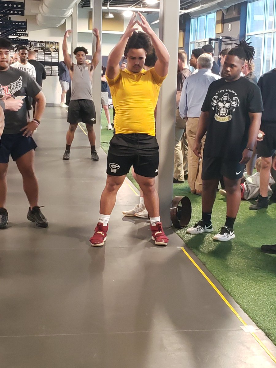 S/O to my guys for competing yesterday in the Region 3 State Qualifier Strength Meet. Congratulations to <a href="/BryceFoster07/">Bryce Foster</a> (1st place 170) <a href="/MajohnnyG/">MaJohnny (MJ2️⃣0️⃣) Green</a> (3rd place 205) and Huff (1st place 220) as they will represent <a href="/AthleticsGreer/">Greer High School Athletics</a> in the State Championships on 3/26!

#TeamGSD🐝