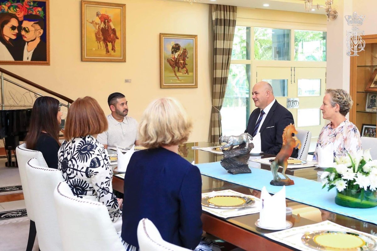 HRHJohorII's tweet photo. Saya dan isteri telah menerima kunjungan Mr Alan Stevens, Pengetua Marlborough College Malaysia bersama isterinya di Istana Bukit Pelangi. Turut hadir bersama adalah Mrs Lowdon, Ketua Bahagian Kemasukan dan Mrs Eaton-Jones, Ketua Bahagian Pra-Sekolah. Allah Peliharakan Sultan. https://t.co/WDXj2fkoP8