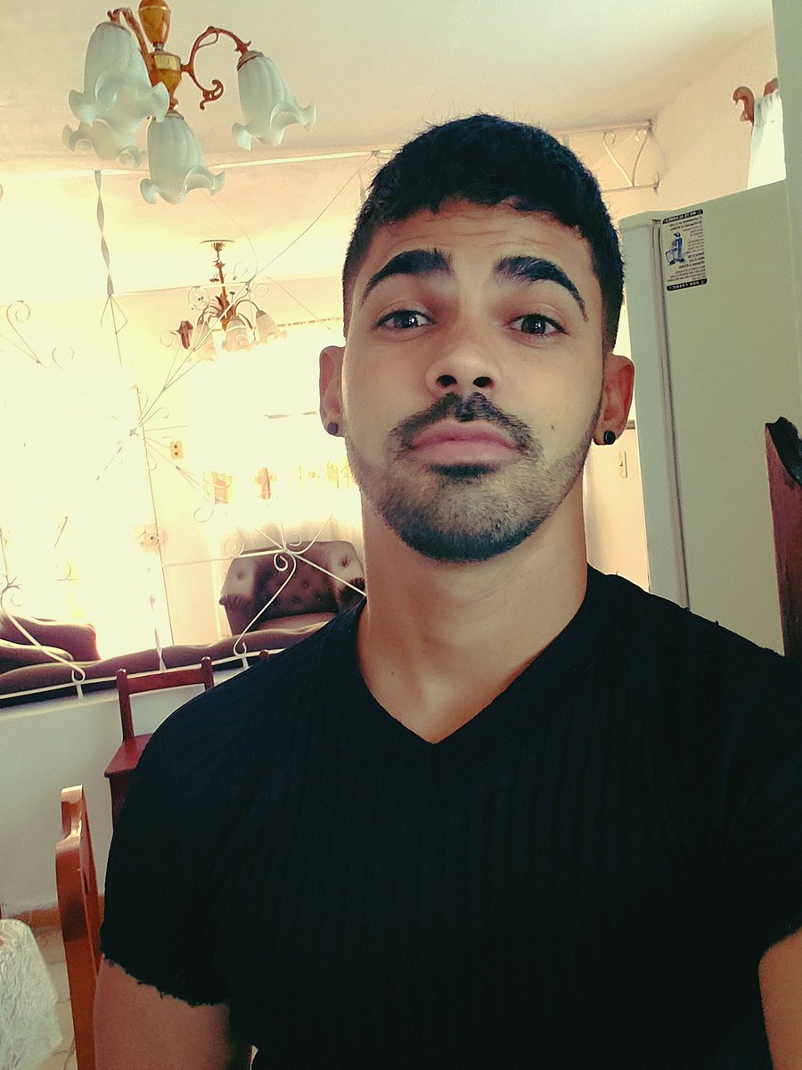 LeonardCid93's tweet photo. New look 
#boy #newlook #male #Twitter #photography #hairstyle #chico #habana https://t.co/jAYzMz3XA5
