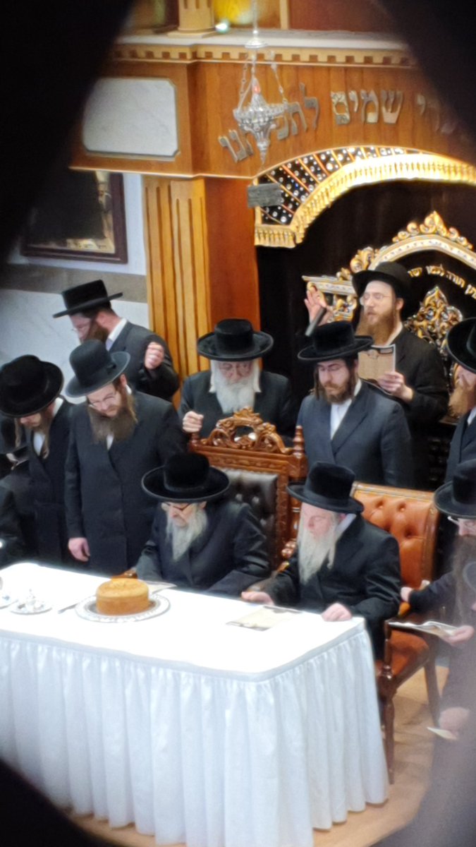 SatmarMCR's tweet photo. קבלת פנים עם ילדי ת"ת https://t.co/UnAPVK6ynR