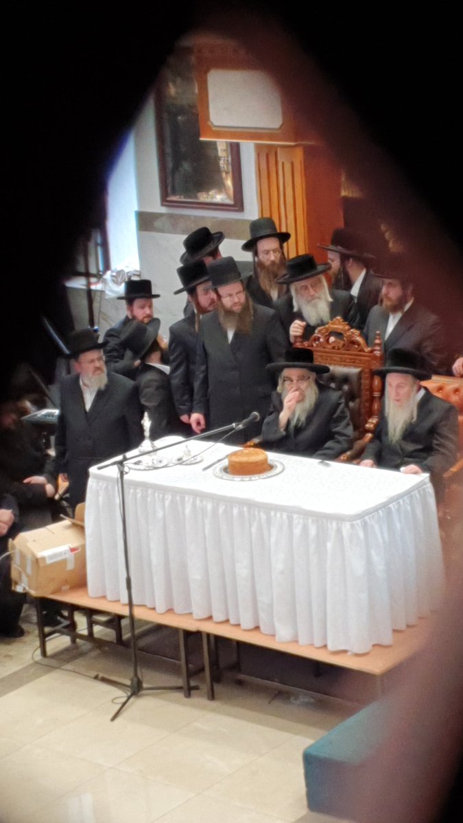SatmarMCR's tweet photo. קבלת פנים עם ילדי ת"ת https://t.co/UnAPVK6ynR
