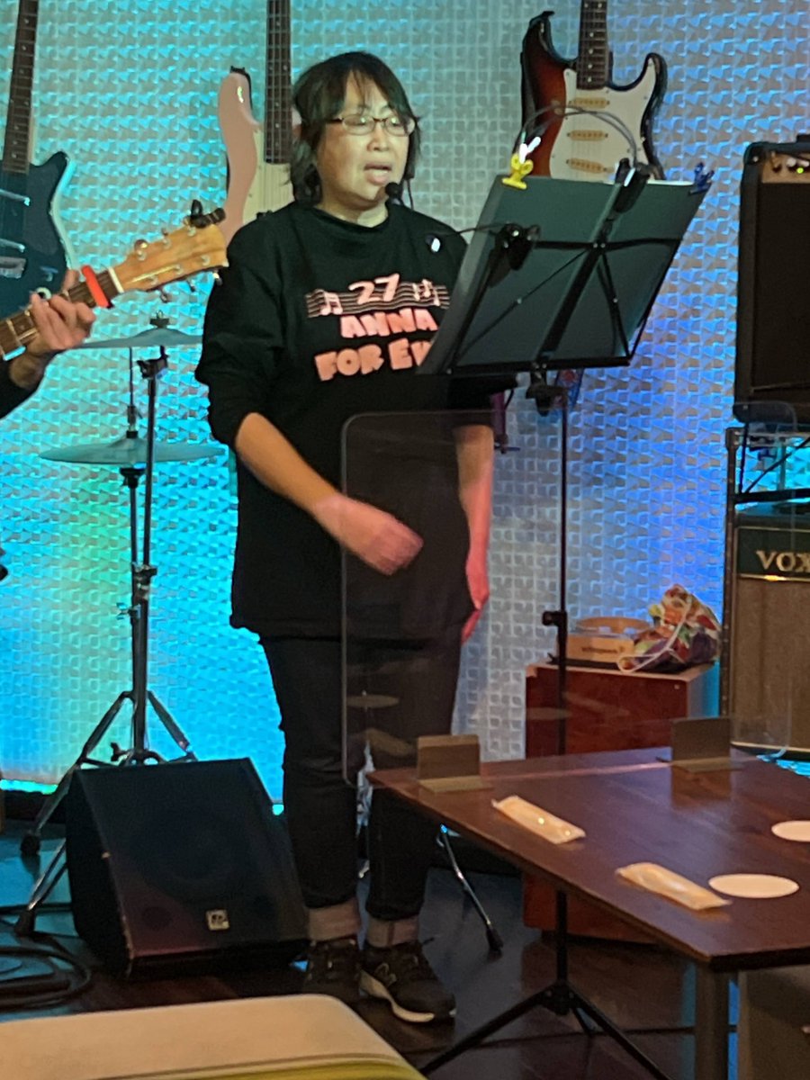 kanansara's tweet photo. 2月20日 (日)
柏animariaのオープンマイク
あんてぃっくは恋をテーマに歌いました
途中で歌ったのは
この曲
https://t.co/TOdg5DWPpv
杏奈さん変な事ばかり言うからそりゃみんな笑うしコメント困るわ😂😂
#柏 #杏奈 #あんてぃっく #animaria #オープンマイク @anna515cajon https://t.co/8mChebOWVV