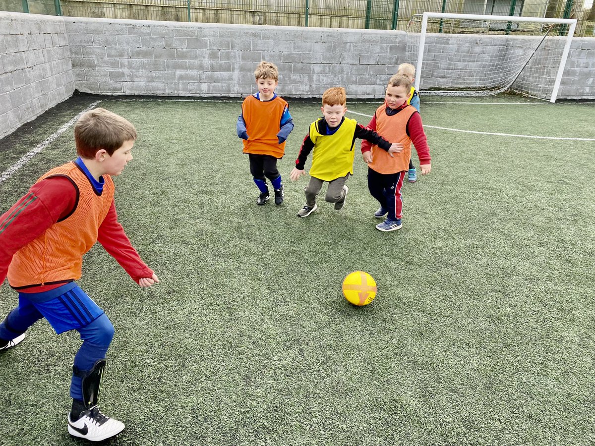BmoCoaching's tweet photo. FEBRUARY SOCCER SCHOOLSβ½οΈ
Day 3/5 3οΈβ£
Fantastic morning with the younger group today at @BowStreetFC
A great opportunity to try some BMO classics as well as our epic tournaments! π
World Cup Winners - Cymru π΄σ §σ ’σ ·σ ¬σ ³σ Ώπ
Player of the day - Mattias π
#bmocoaching #soccerschools https://t.co/y6VsmAEOPm