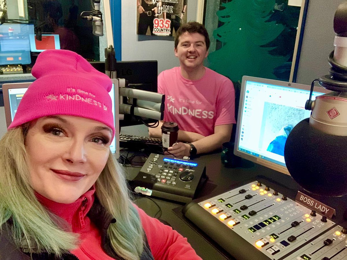 country935fm's tweet photo. Proudly wearing our pink shirts, in support of #PinkShirtDay today! 

Wear yours and tag @BGCsoutheast to help spread the word that it's #TimeForKindness - The Boss Lady and Jesse https://t.co/iJDaRojG0D