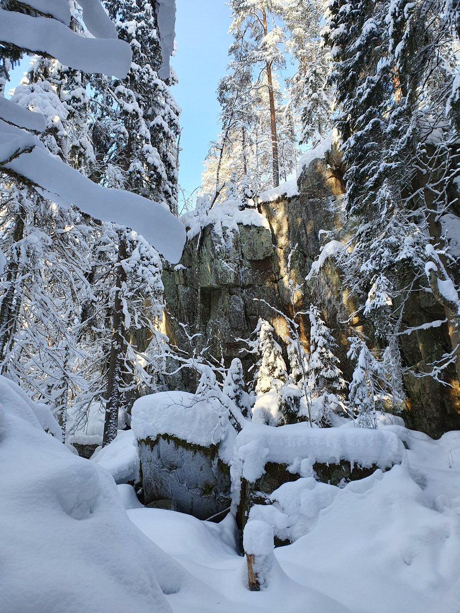 finngrit's tweet photo. Synninlukko is a stunning gorge valley - we must remain perfect strangers: https://t.co/s3m5CfigBk