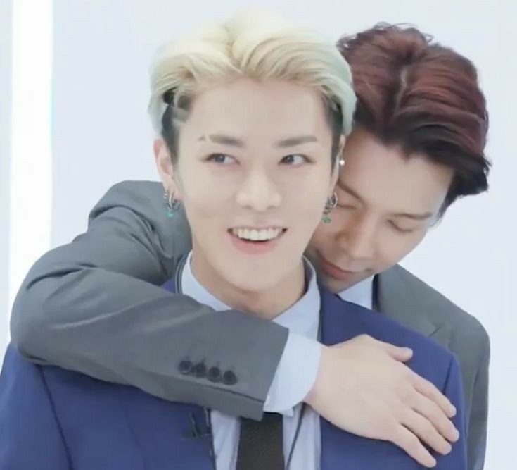 Yeokshi_Yukkuri's tweet photo. JohnYu; Category - Back Hugs😌😌

#JOHNNY             #YUTA https://t.co/3KwbhbGk0R