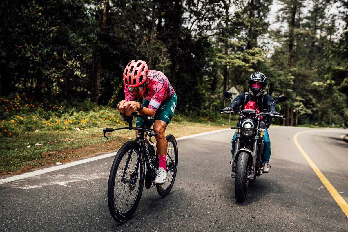 Rigoberto Uran tweet media
