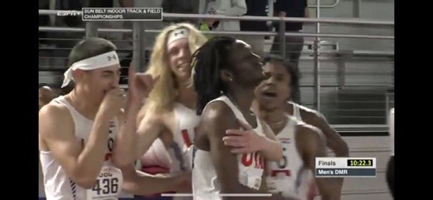 RunCiRun's tweet photo. First indoor conference meet 🤙
Missed the mile finals by 1 spot with a 4:21
Came back and made finals in the 800m taking the 6th spot with a 1:54.4 then came back the next day and took 3rd with a 1:52.8!🥉
Also SunBelt DMR Champs!🥇 https://t.co/ob89qvIQwo