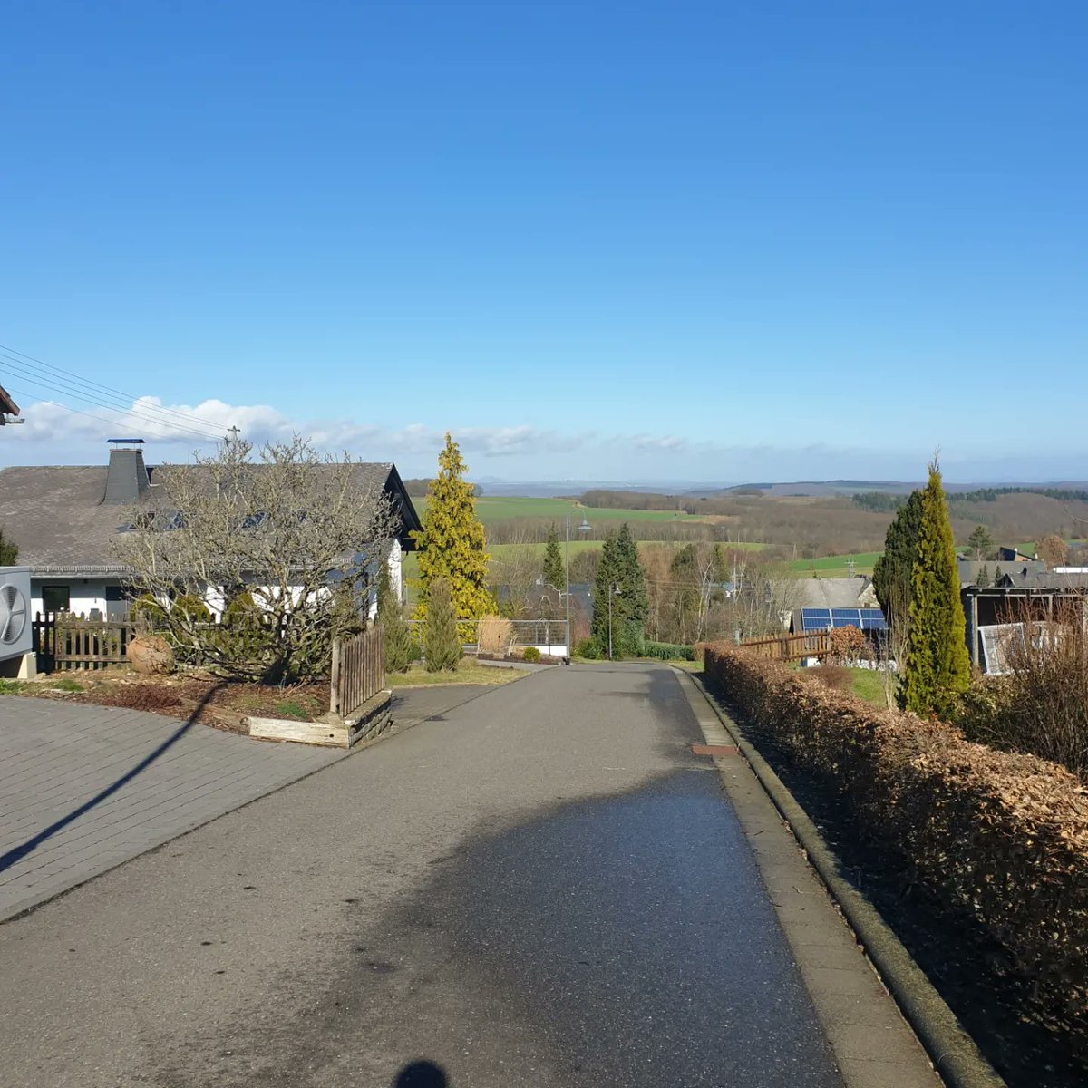 alexschrijft's tweet photo. Genieten van de dag. #wandelen door de landerijen van #grenderich https://t.co/XaPimBHflW