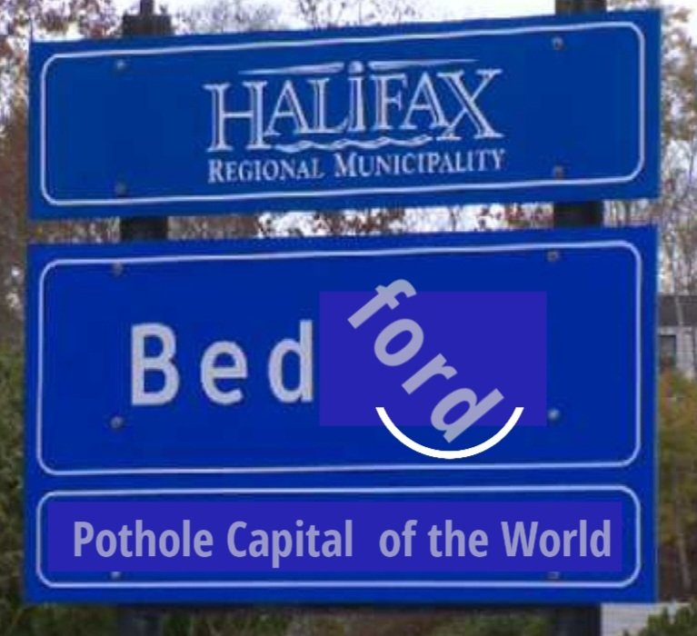 DarrenMachardie's tweet photo. Any other signs need changing?
#FixTheDamnHoles
#PotholeProtests https://t.co/1LwLZ9600S