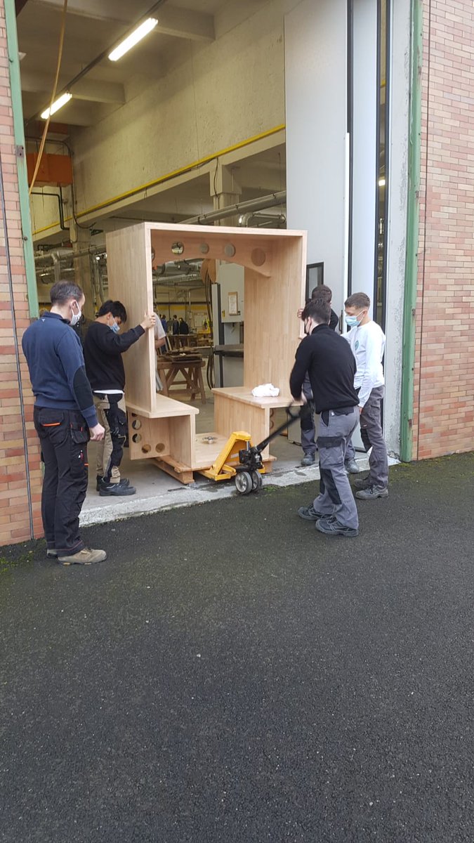 ClineFournier8's tweet photo. Le bois et le bien-être au @LPo_Sorel14.  Installation du module de co-working réalisé par les CAP Charpente et 1ère Bac Pro Constructeur Bois. Chef d'oeuvre et Journée Internationale des Forêts @JaneGoodallFr @JIF_France @ac_normandie https://t.co/ije5qx6aNy