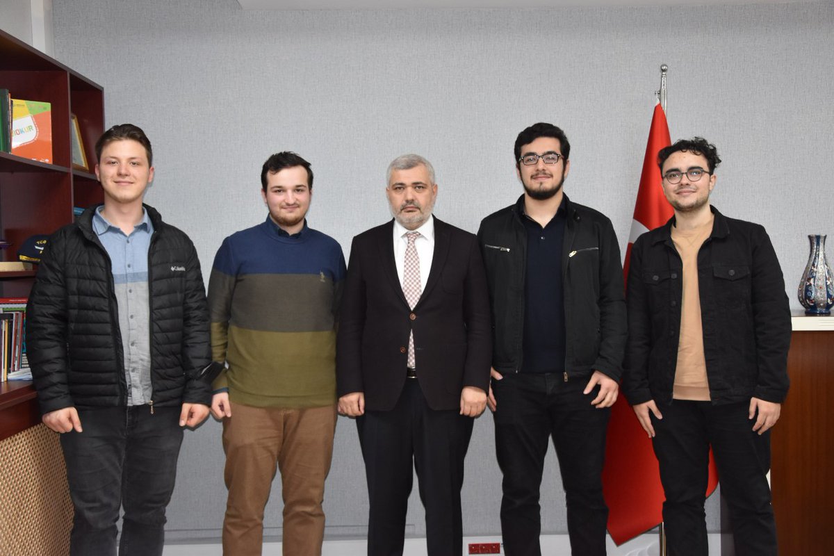 PendikMEM's tweet photo. Pendik Ömer Çam AİHL Mezunları ve Mensupları Derneği (PENDER) Yönetim Kurulu Başkanı Abdurrahman Selim Çelikbilek ve yönetim kurulu, İlçe Milli Eğitim Müdürümüz Sn. Aytekin Yılmaz'ı makamında ziyaret etti.
#pendikmem https://t.co/Ox9wKoPIuQ