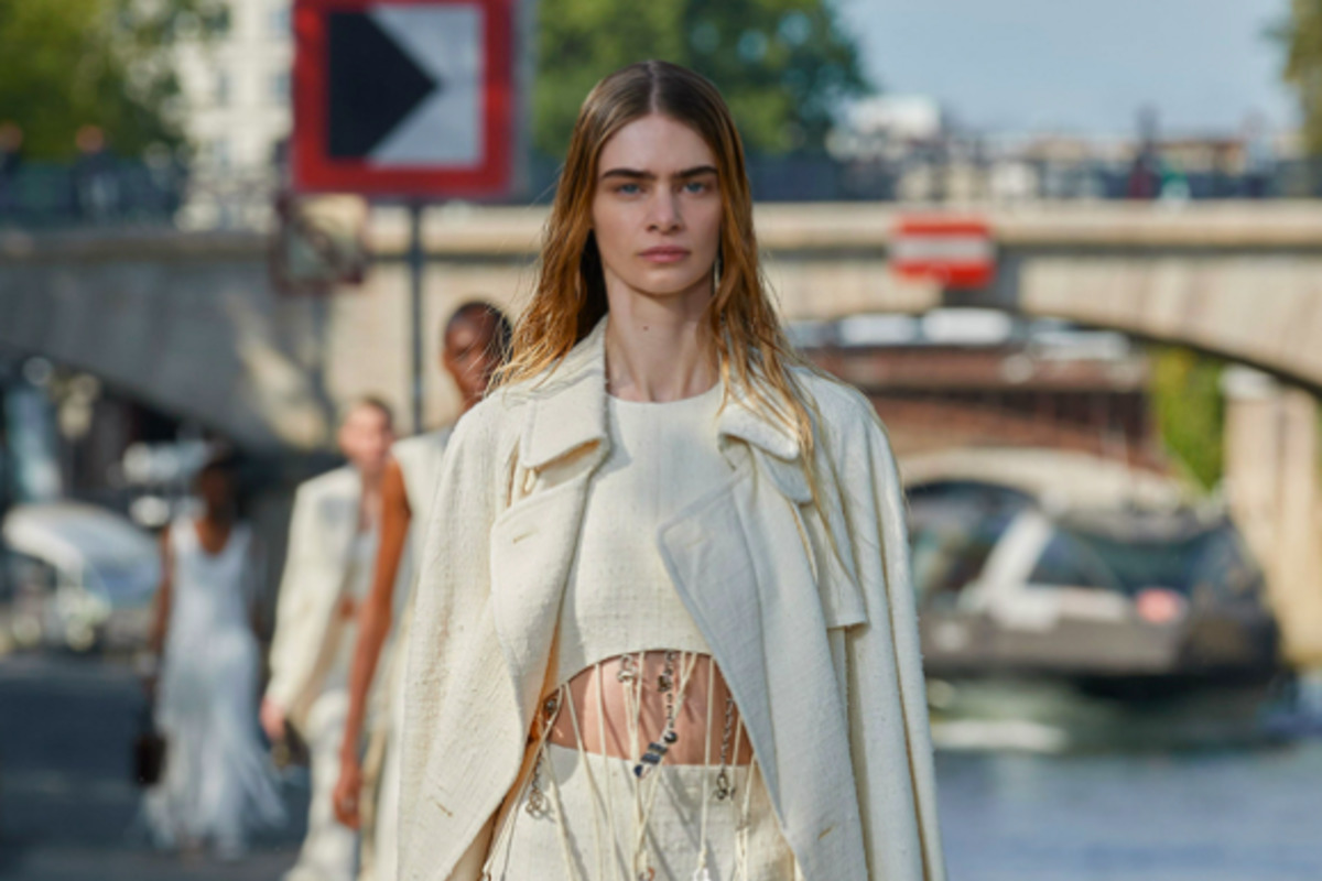 Chloe 2022. Chloe 2022. Гламур мода 2022. Новая коллекция chloe 2022. Показ мод хлои 2022.