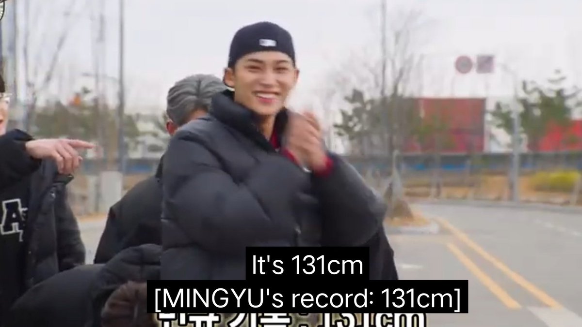 akitasoundinomg's tweet photo. math prodigy mingyu who's so good with numbers and measurements 😩 does he have to be so smart too god why https://t.co/EmyNiTF9yp