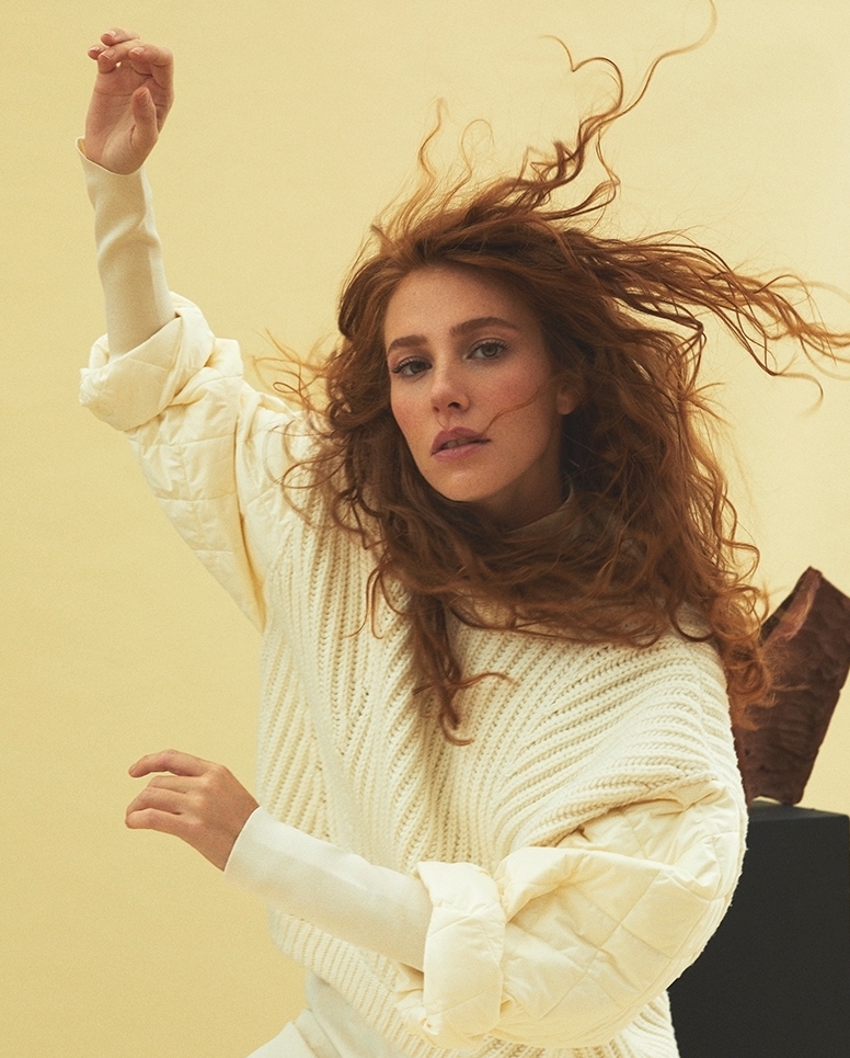 timelessstyle3's tweet photo. #ElçinSangu https://t.co/i7rYggn2X2